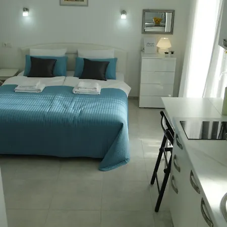 Lucija Fuer 2 Personen By Interhome Apartamento Primošten