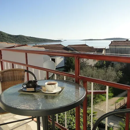 Lucija Fuer 2 Personen By Interhome